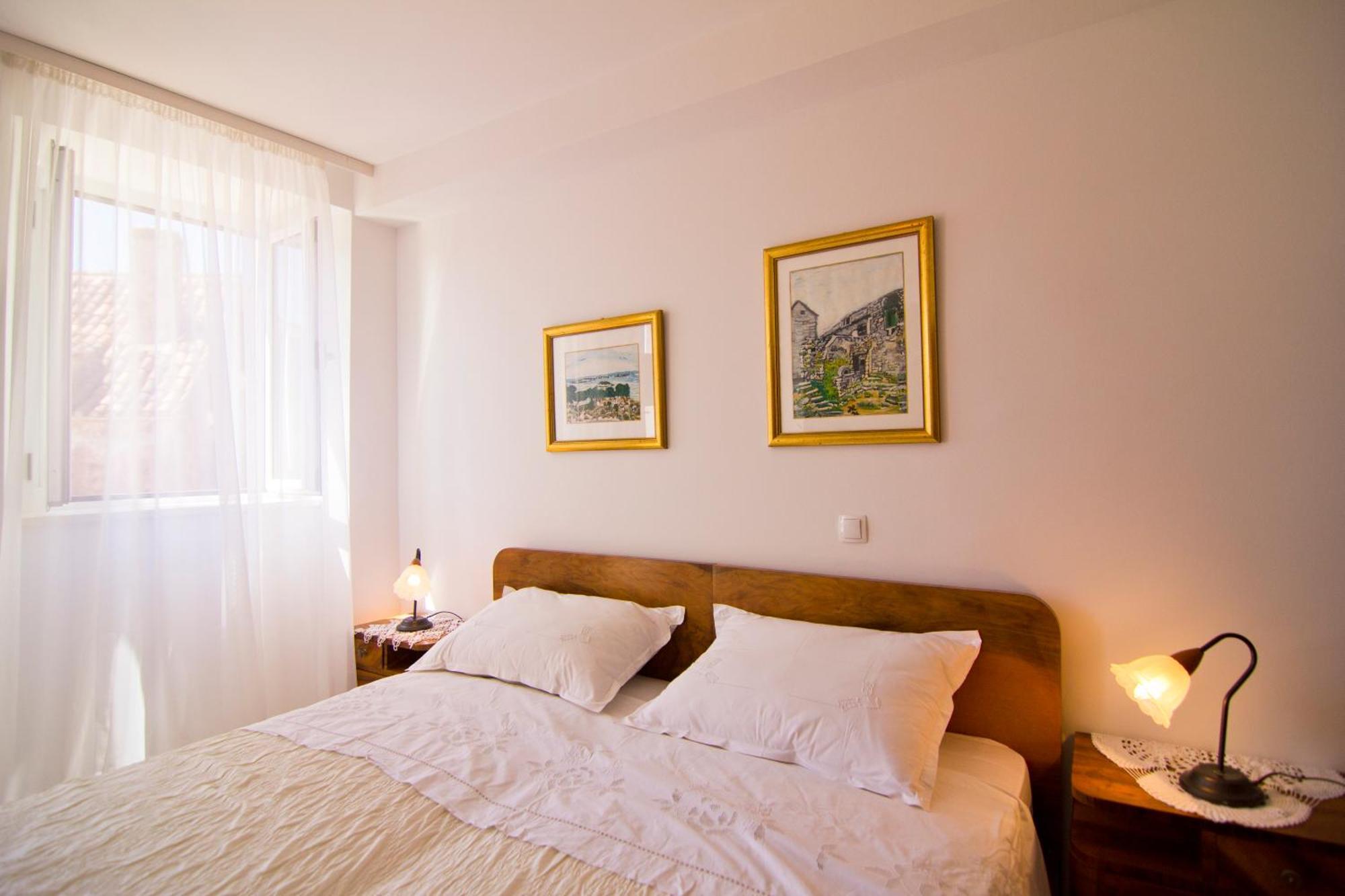 Apartments Donika Komiža الغرفة الصورة