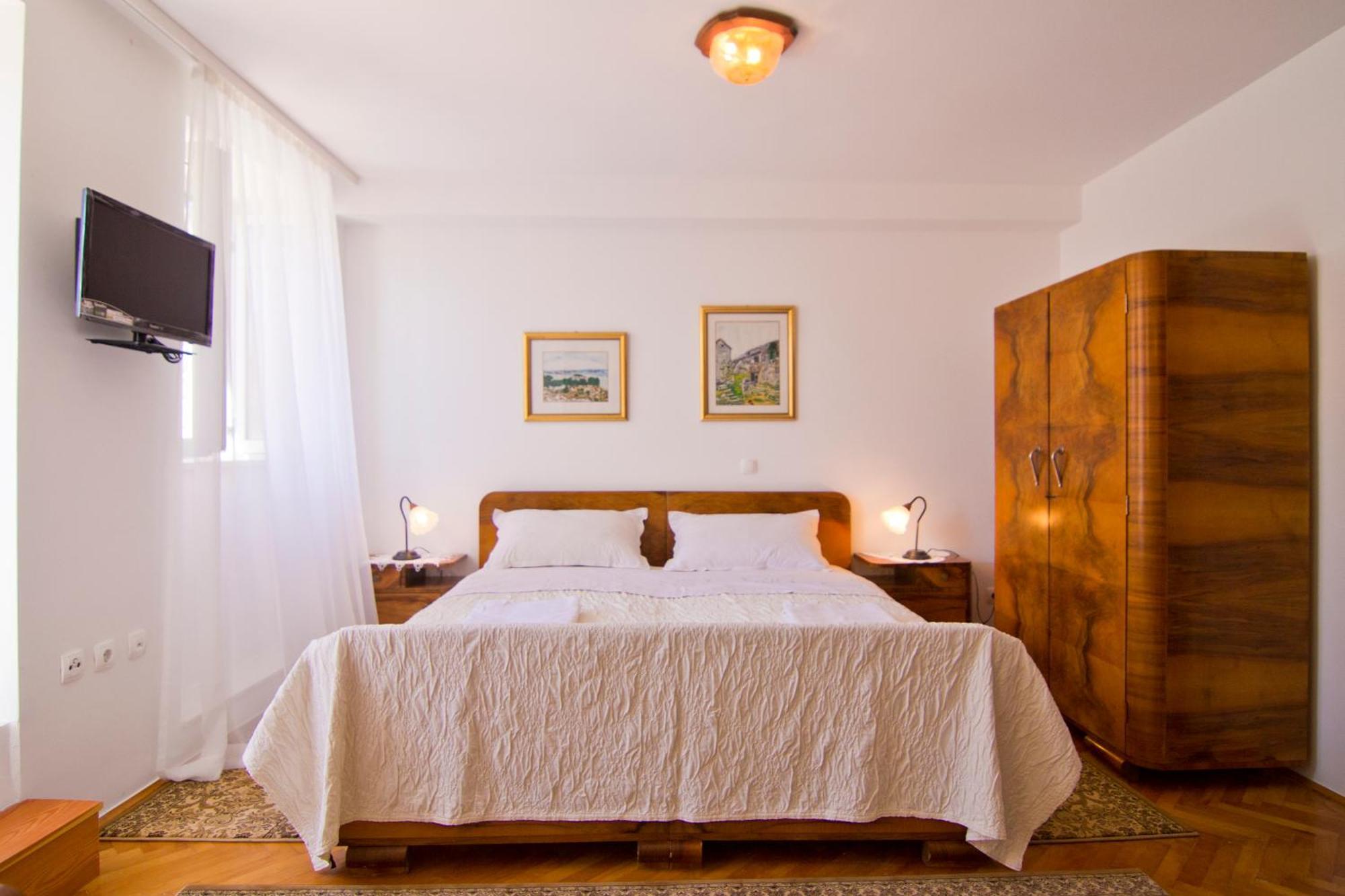 Apartments Donika Komiža الغرفة الصورة