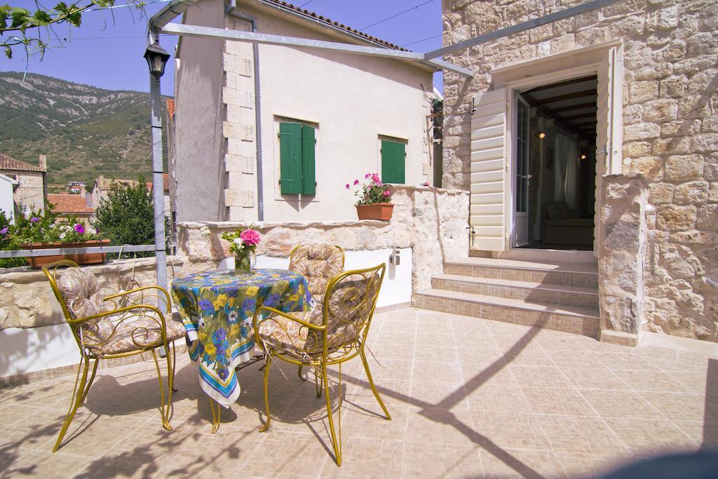 Apartments Donika Komiža الغرفة الصورة