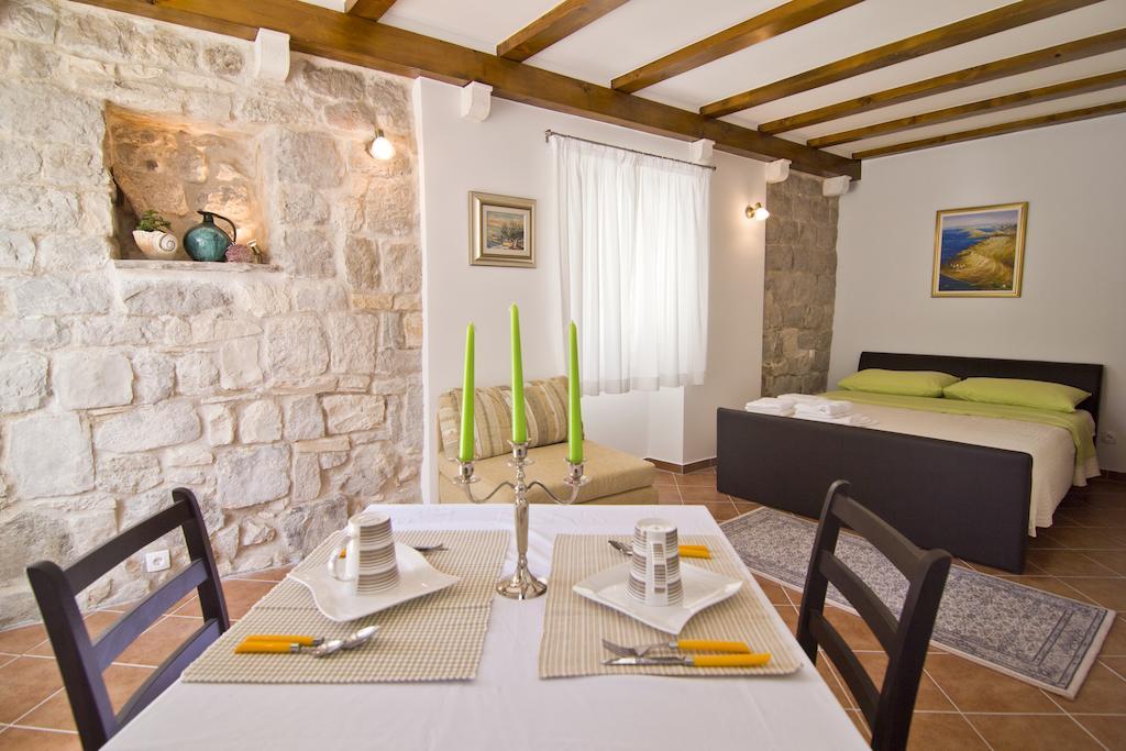 Apartments Donika Komiža الغرفة الصورة